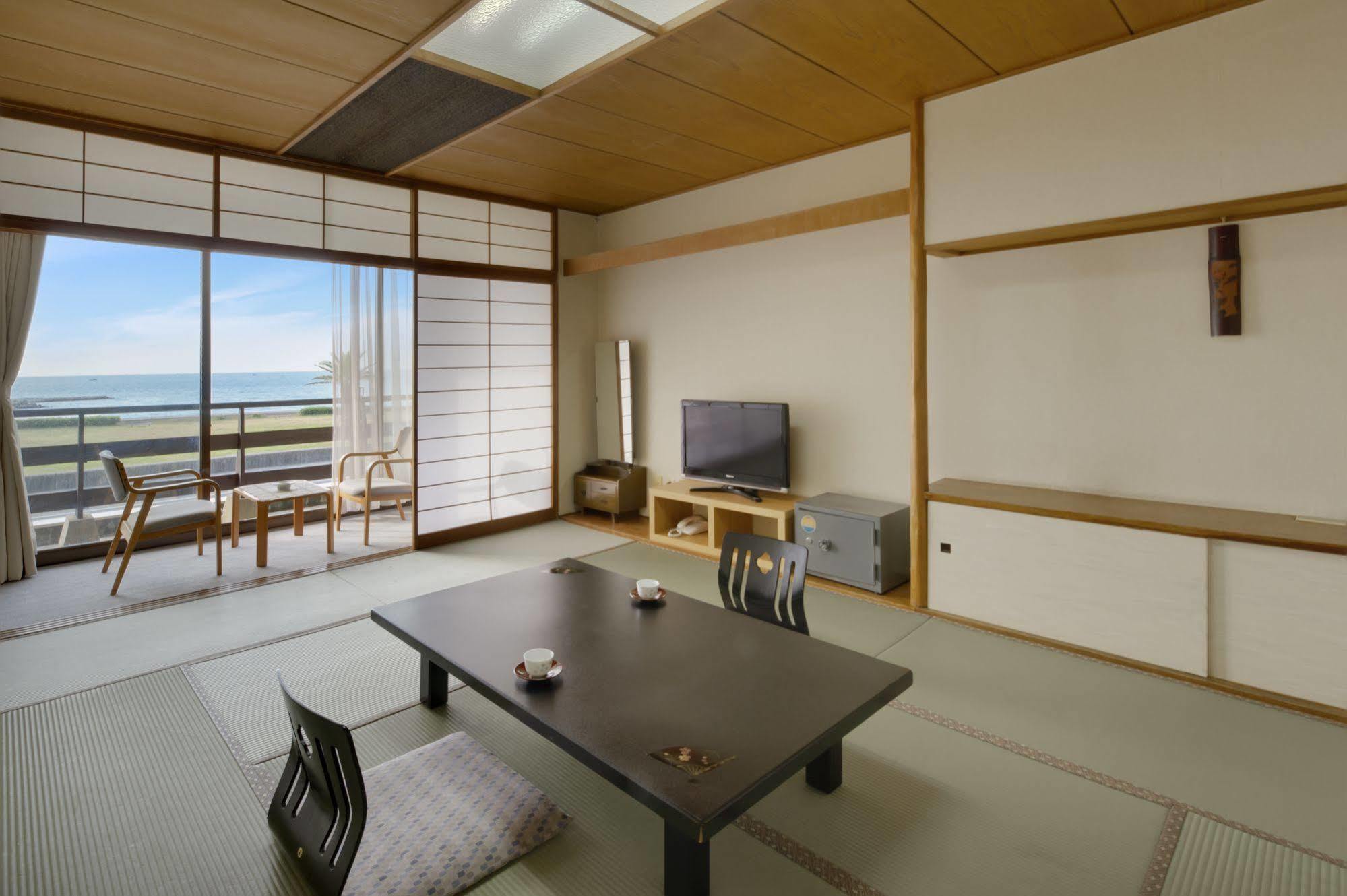 Tateyama Seaside Hotel Buitenkant foto